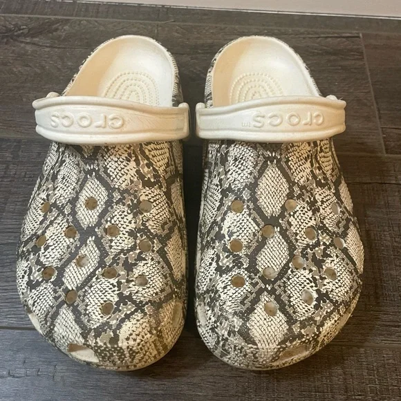 Snake sales print crocs